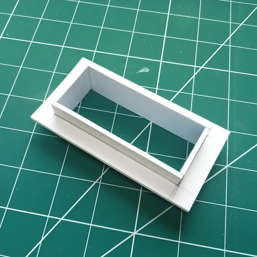 structure to provide speaker mounting hole part1