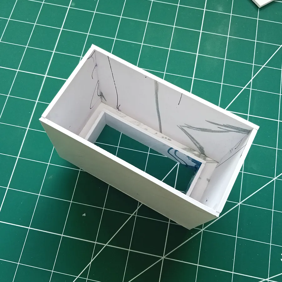 structure to provide speaker mounting hole part2